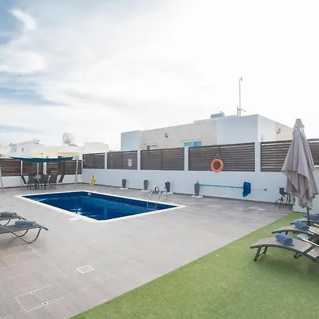 Σπίτι διακοπών 3 Schlafzimmer In Zentrum Mit Pool